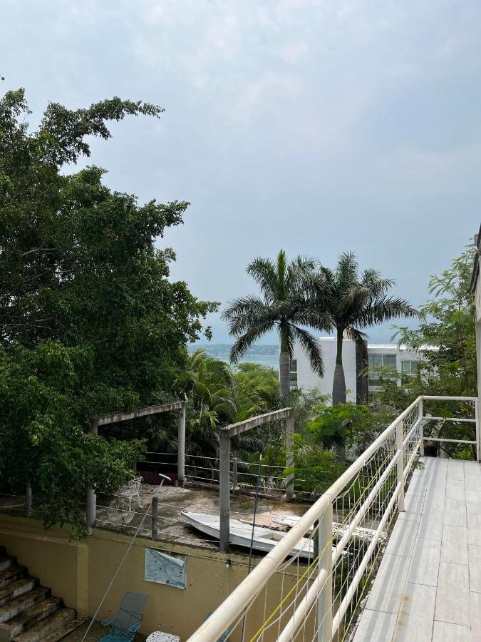 Teques Inn เตคิวสควิซเทนโก ภายนอก รูปภาพ